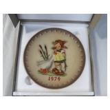 1974 Goebel M.J. Hummel 4th Annual Plate with Original Box 1974 Goebel M.J. Hummel 4th Annual Plate with Original Box