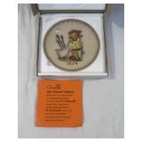 Goebel M.I. Hummel 1974 Annual Collector Plate with Box Goebel M.I. Hummel 1974 Annual Collector Plate with Box