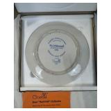 Goebel M.I. Hummel 1974 Annual Collector Plate with Box Goebel M.I. Hummel 1974 Annual Collector Plate with Box