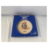 1975 Goebel M.I. Hummel Annual Plate with Original Box and Insert 1975 Goebel M.I. Hummel Annual Plate with Original Box and Insert