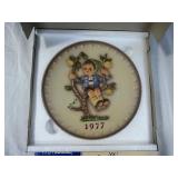 1977 Goebel M.J. Hummel Annual Collector Plate with Box and Certificate 1977 Goebel M.J. Hummel Annual Collector Plate with Box and Certificate