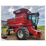 1987 1660 Case IH Combine - 2 Wheel Drive w/Corn & Grain Heads