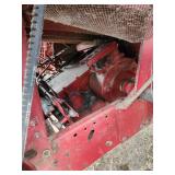1987 1660 Case IH Combine - 2 Wheel Drive w/Corn & Grain Heads