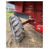 1987 1660 Case IH Combine - 2 Wheel Drive w/Corn & Grain Heads