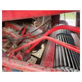 1987 1660 Case IH Combine - 2 Wheel Drive w/Corn & Grain Heads