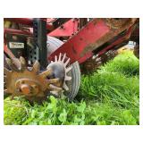 White 6100 6-Row Planter with Fertilizer and Seed Boxes