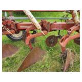 IH 710 Automatic 4-Bottom Plow