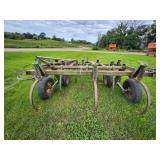 JD 9 shank Chisel Plow with 4 shank extensions