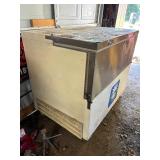 Cass Clay Cooler (Working Condition) Cass Clay Cooler (Working Condition)
