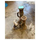 Adjustable Jacks (2) Adjustable Jacks (2)