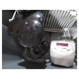 Large lidded storage tote containin... Large lidded storage tote containin...