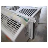 Near new LG 6000btu window air cond... Near new LG 6000btu window air cond...