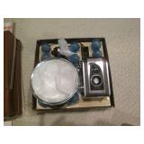 Vintage Kodak and Polaroid equipmen... Vintage Kodak and Polaroid equipmen...