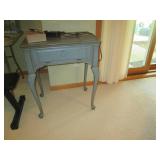 Vintage Wood Sewing machine table w... Vintage Wood Sewing machine table w...