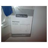 Clean Magic Chef chest freezer... Clean Magic Chef chest freezer...