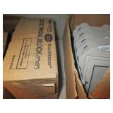 Plastic shelf measuring 31 x 16 x 5... Plastic shelf measuring 31 x 16 x 5...