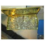 Plastic shelf measuring 31 x 16 x 5... Plastic shelf measuring 31 x 16 x 5...