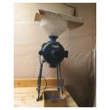 Grain or coffee grinder in good con... Grain or coffee grinder in good con...