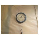 Grain or coffee grinder in good con... Grain or coffee grinder in good con...