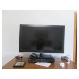 30" Sceptre tv, a Sony DVD/CD/Video... 30" Sceptre tv, a Sony DVD/CD/Video...
