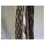 6 silk ties and tie hanger... 6 silk ties and tie hanger...
