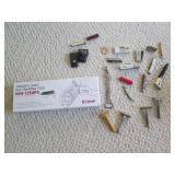 Lot of vintage knives and razors, a... Lot of vintage knives and razors, a...