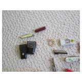 Lot of vintage knives and razors, a... Lot of vintage knives and razors, a...