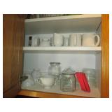 Gibson China cups, glass Pyrex bowl... Gibson China cups, glass Pyrex bowl...
