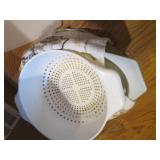 Sant Andrea flatware, Pyrex bakewar... Sant Andrea flatware, Pyrex bakewar...