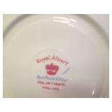 Fine china in zippered storage cont... Fine china in zippered storage cont...