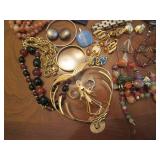 Large lot of fine costume jewlery... Large lot of fine costume jewlery...