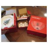 Lot of Christmastime serving ware w... Lot of Christmastime serving ware w...