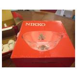 Lot of Christmastime serving ware w... Lot of Christmastime serving ware w...