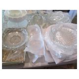 Fine variety of vintage glassware i...