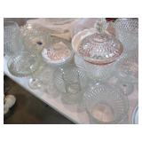 Fine variety of vintage glassware i...