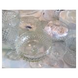 Fine variety of vintage glassware i...