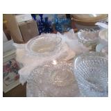 Fine variety of vintage glassware i...