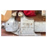 Reed No 104 1/2R Bench Vise / Heavy Duty Tool