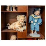Ashton-Drake Set 11 Porcelain Picture Perfect Mini Dolls with Display Case