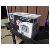 Iron Horse 5 gal portable air tank. New in box. As shown. Iron Horse 5 gal portable air tank. New in box. As shown.