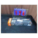 New woken grease gun. As shown. New woken grease gun. As shown.