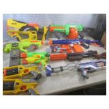 (EW5) Assortment of Nerf Guns... (EW5) Assortment of Nerf Guns...