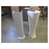 (BR3) 2 Pedestal Sink Bases... (BR3) 2 Pedestal Sink Bases...