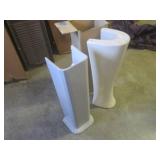 (BR3) 2 Pedestal Sink Bases... (BR3) 2 Pedestal Sink Bases...