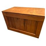 Wooden Storage Chest with Lift-Top Lid Wooden Storage Chest with Lift-Top Lid
