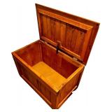Wooden Storage Chest with Lift-Top Lid Wooden Storage Chest with Lift-Top Lid
