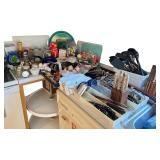 Large Lot of Kitchen Utensils, Cutlery, Cookware and Gadgets Large Lot of Kitchen Utensils, Cutlery, Cookware and Gadgets