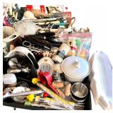 Large Lot of Kitchen Utensils, Cutlery, Cookware and Gadgets Large Lot of Kitchen Utensils, Cutlery, Cookware and Gadgets