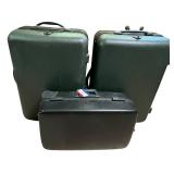 Set of 3 Hard Shell American Tourister Suitcases with Handles Set of 3 Hard Shell American Tourister Suitcases with Handles