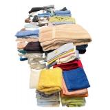 Large Collection of Assorted Towels and Washcloths Large Collection of Assorted Towels and Washcloths
